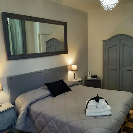 B&B Principe Calaf 3 Lucca Bagian luar foto