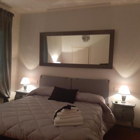 B&B Principe Calaf 3 Lucca Bagian luar foto