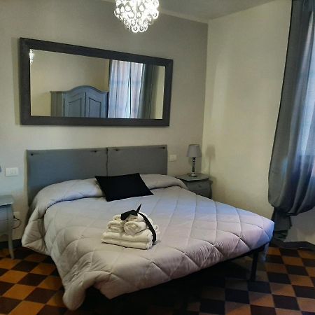 B&B Principe Calaf 3 Lucca Bagian luar foto