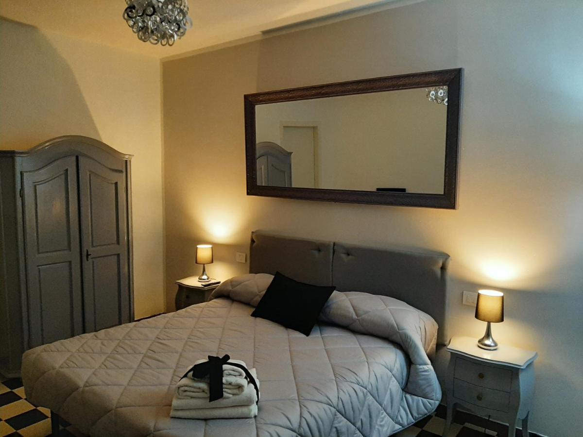 B&B Principe Calaf 3 Lucca Bagian luar foto