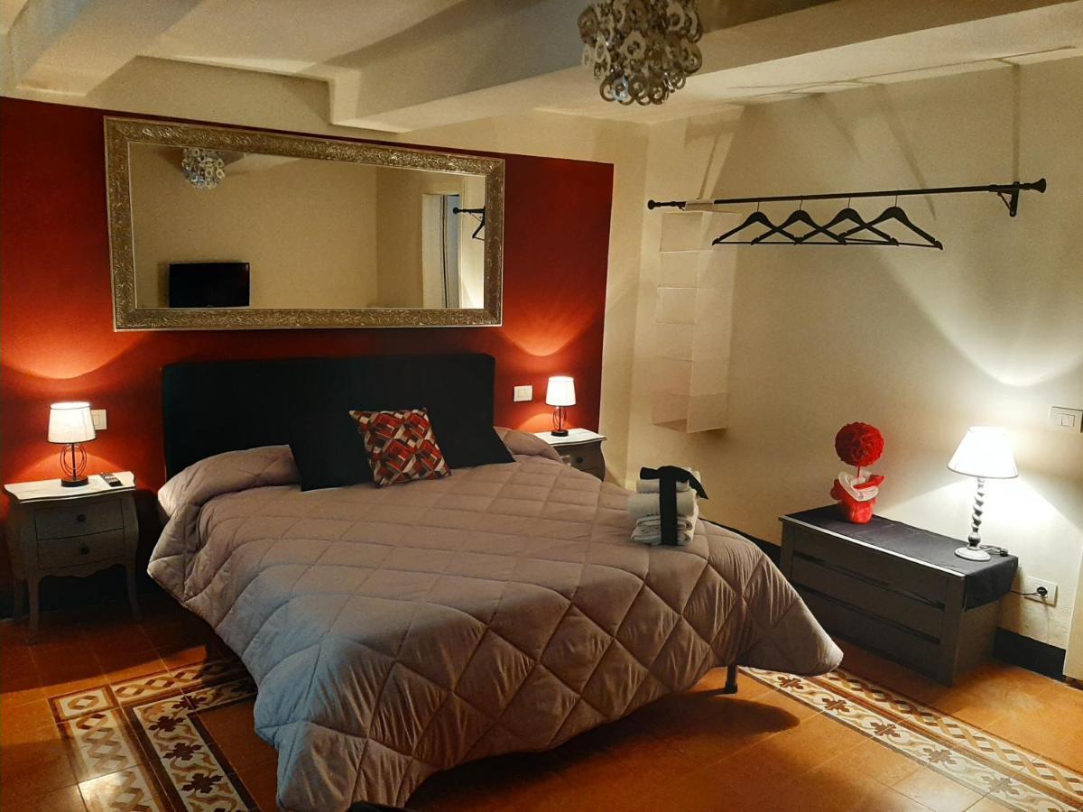 B&B Principe Calaf 3 Lucca Bagian luar foto