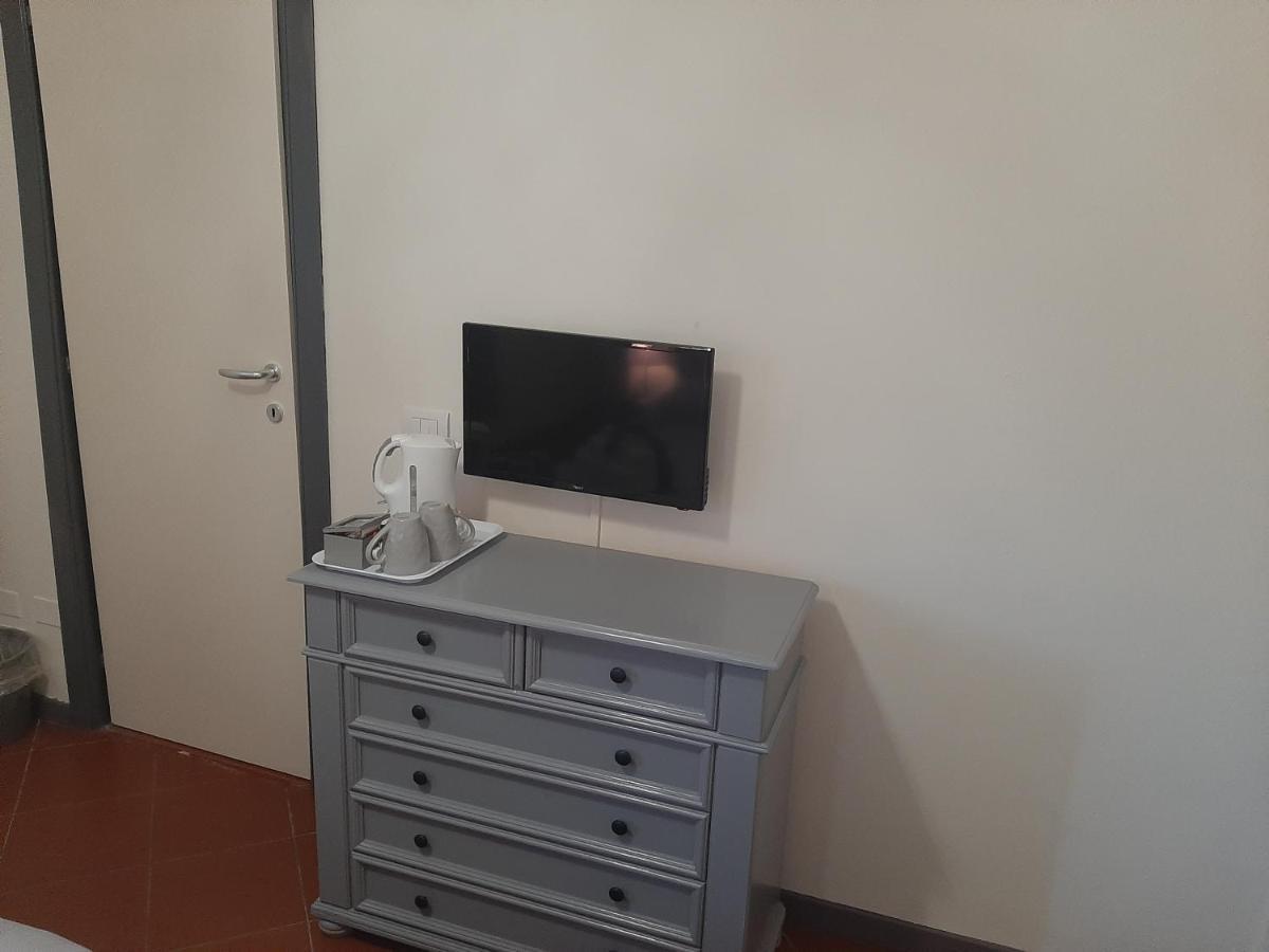 B&B Principe Calaf 3 Lucca Bagian luar foto