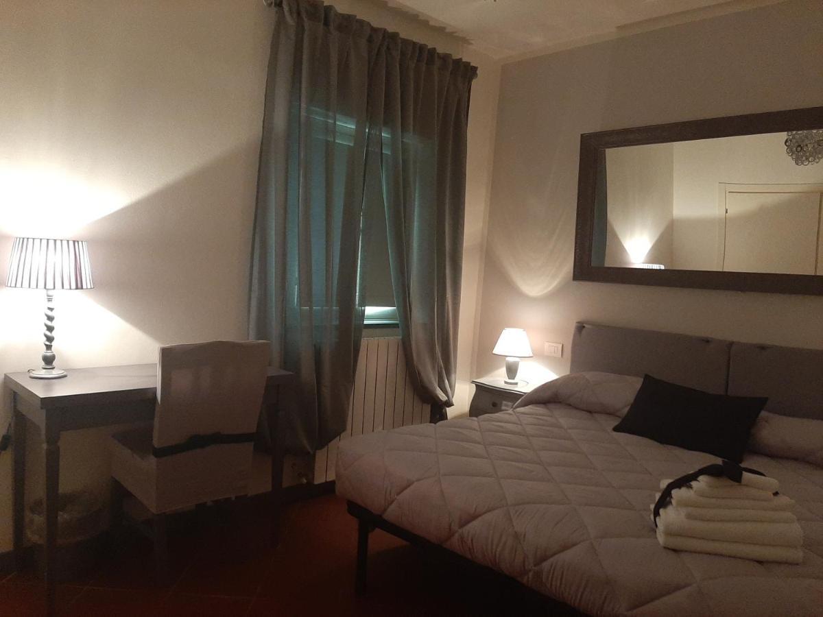 B&B Principe Calaf 3 Lucca Bagian luar foto