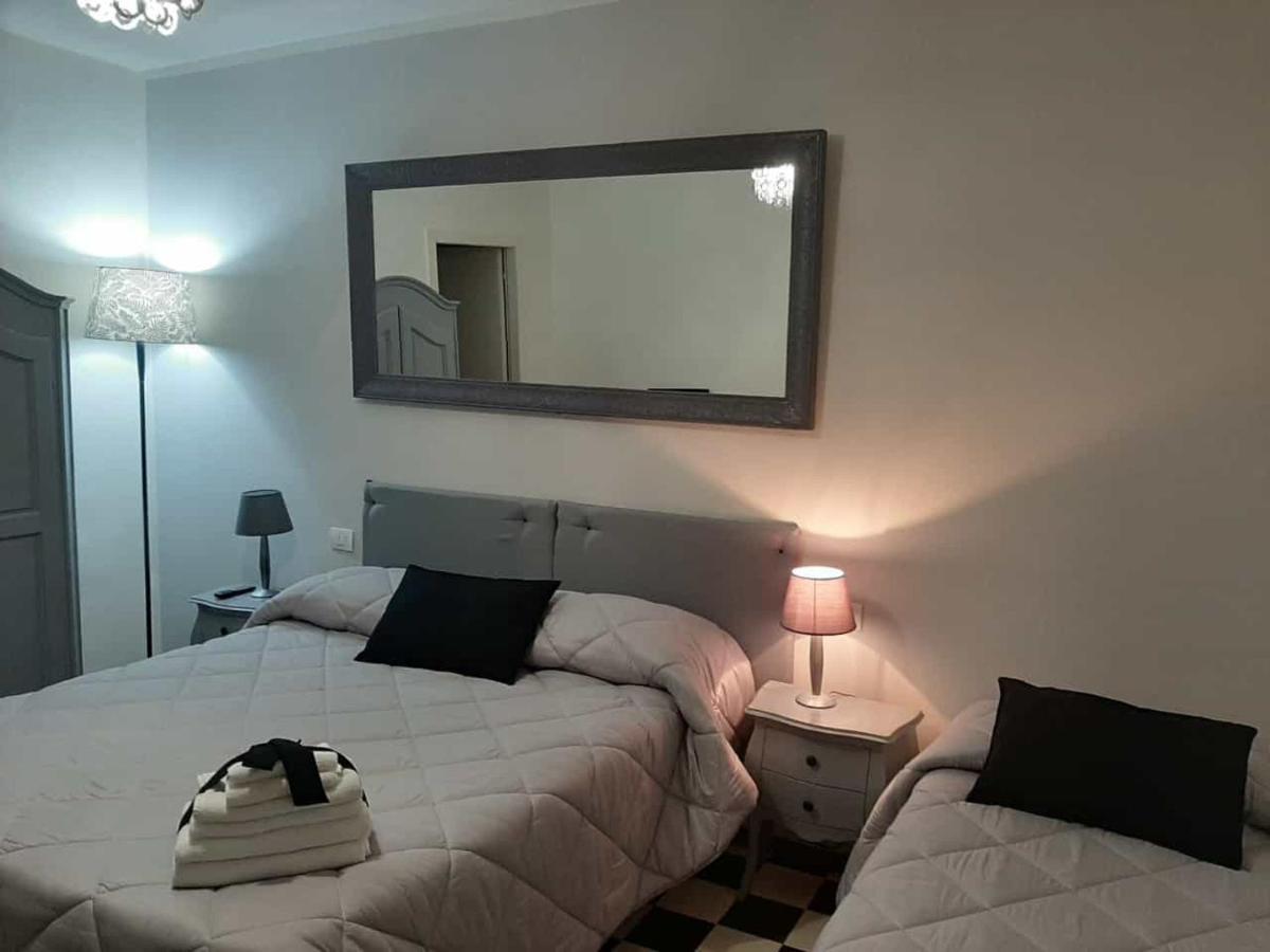 B&B Principe Calaf 3 Lucca Bagian luar foto