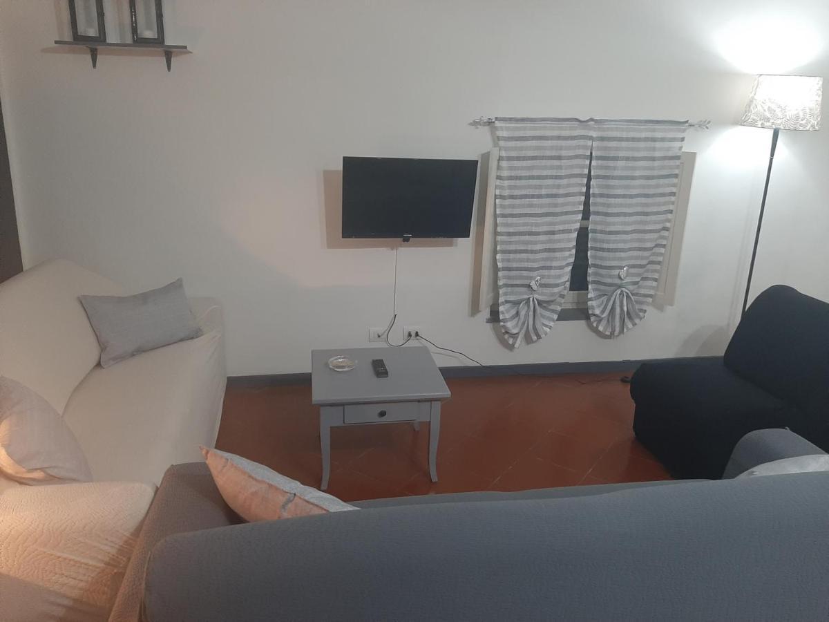 B&B Principe Calaf 3 Lucca Bagian luar foto