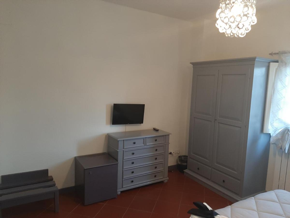 B&B Principe Calaf 3 Lucca Bagian luar foto