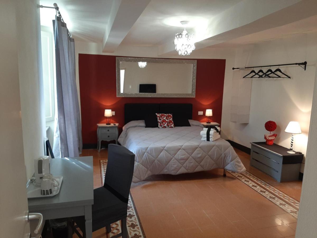 B&B Principe Calaf 3 Lucca Bagian luar foto