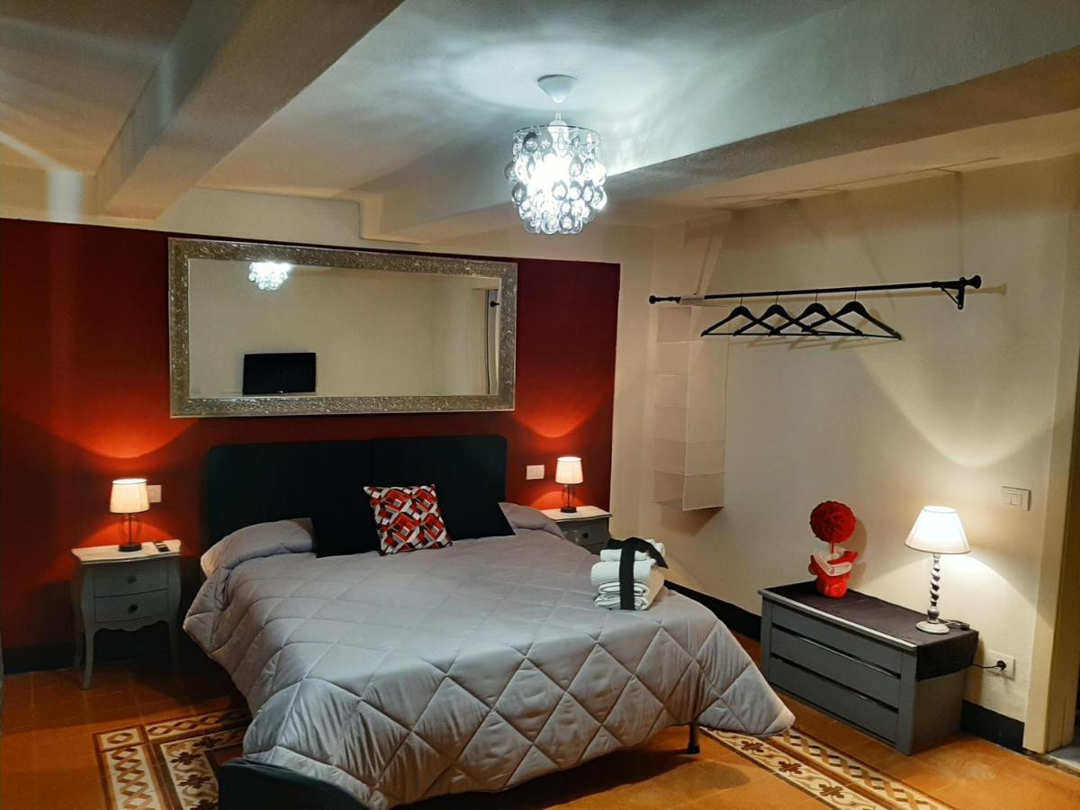 B&B Principe Calaf 3 Lucca Bagian luar foto