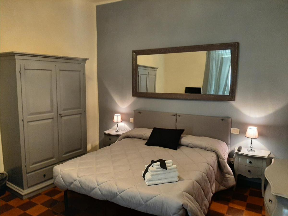 B&B Principe Calaf 3 Lucca Bagian luar foto