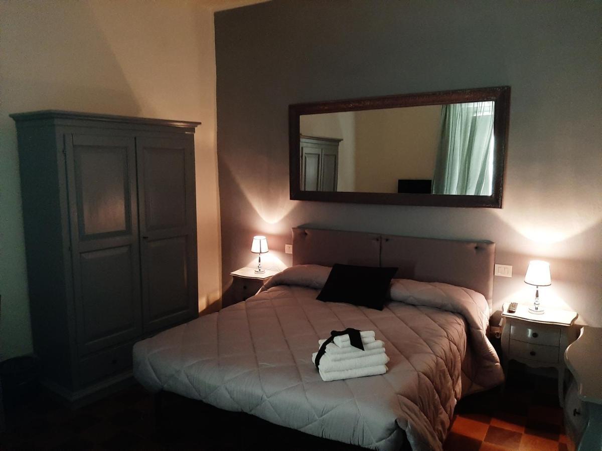 B&B Principe Calaf 3 Lucca Bagian luar foto
