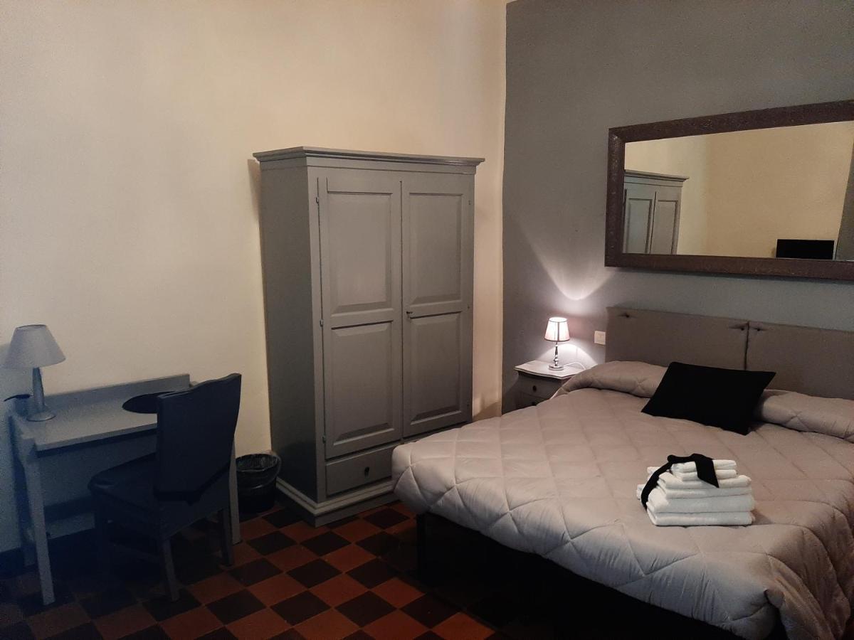 B&B Principe Calaf 3 Lucca Bagian luar foto