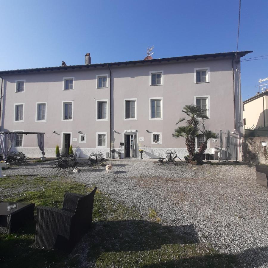 B&B Principe Calaf 3 Lucca Bagian luar foto